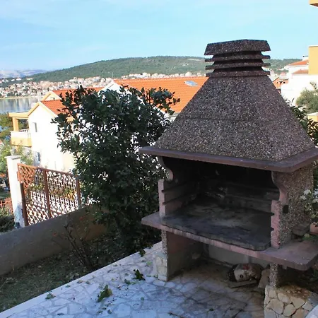 Apartman By The Sea Okrug Gornji, Ciovo - 8663 *