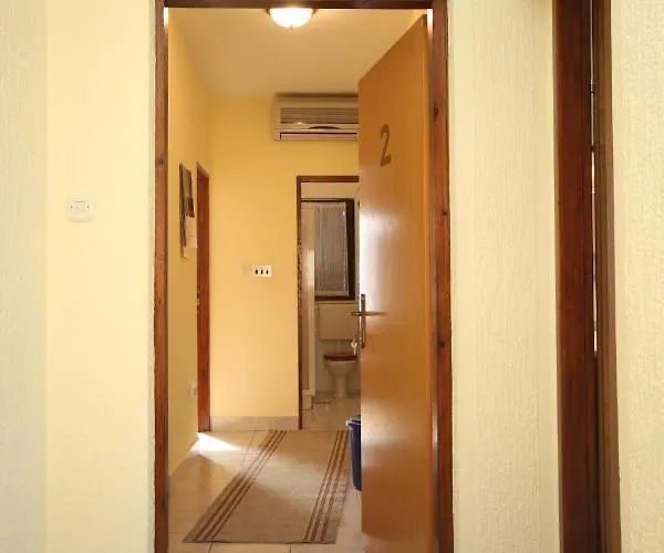 公寓 By The Sea Okrug Gornji, Ciovo - 8663 特罗吉尔